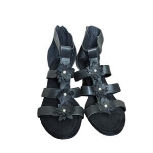 Womens Black Strap Open Toe Sandals Black Flowers with Pearl Center Size 9